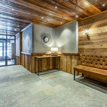 Cosy Au Coeur De Val-d'isere, Pieds Des Pistes, Acces Wifi, 2 Pers. *
