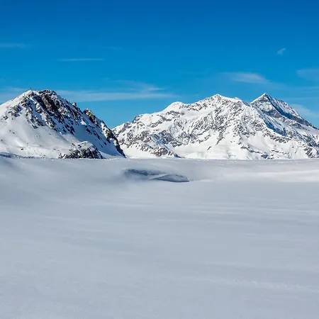 Apartment Cosy Au Coeur De Val-d'isere, Pieds Des Pistes, Acces Wifi, 2 Pers. *